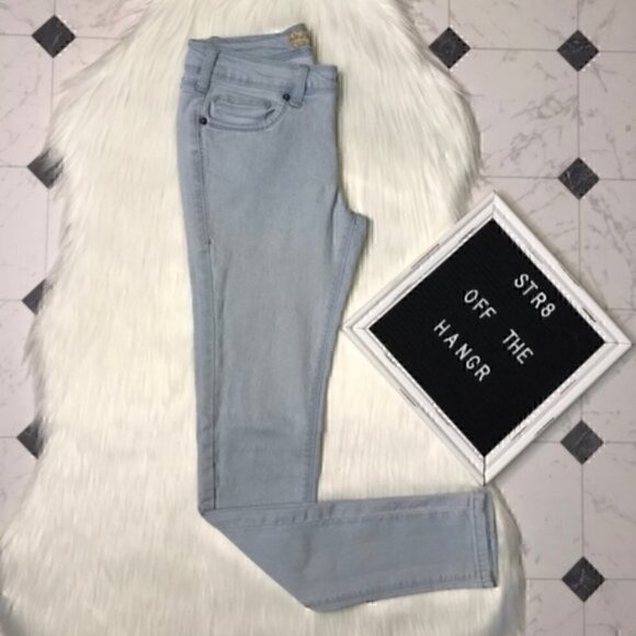 Hybrid & company Denim - Hybrid & company light wash skinny jeans size 3